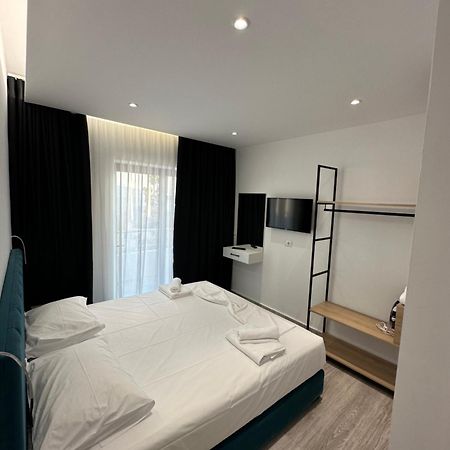 Io'S Apartments Saranda Kültér fotó