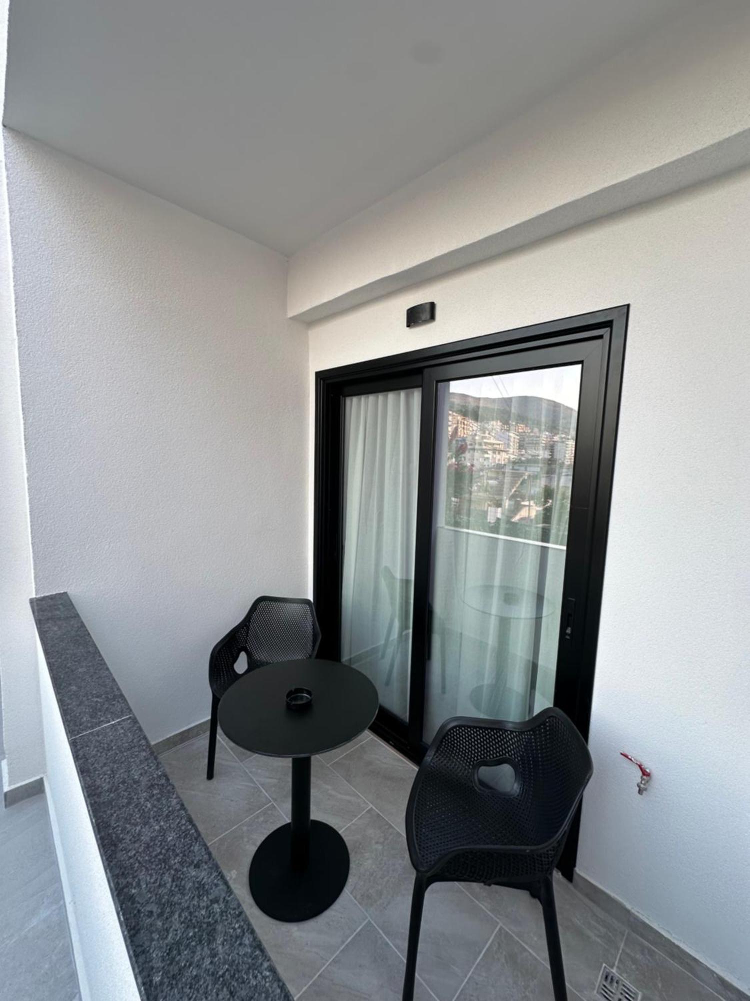 Io'S Apartments Saranda Kültér fotó
