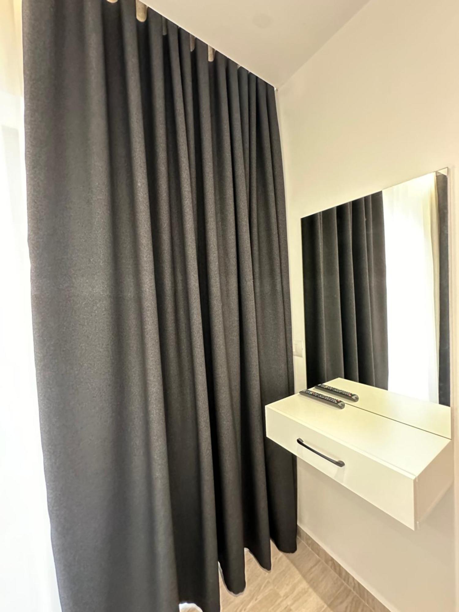 Io'S Apartments Saranda Kültér fotó