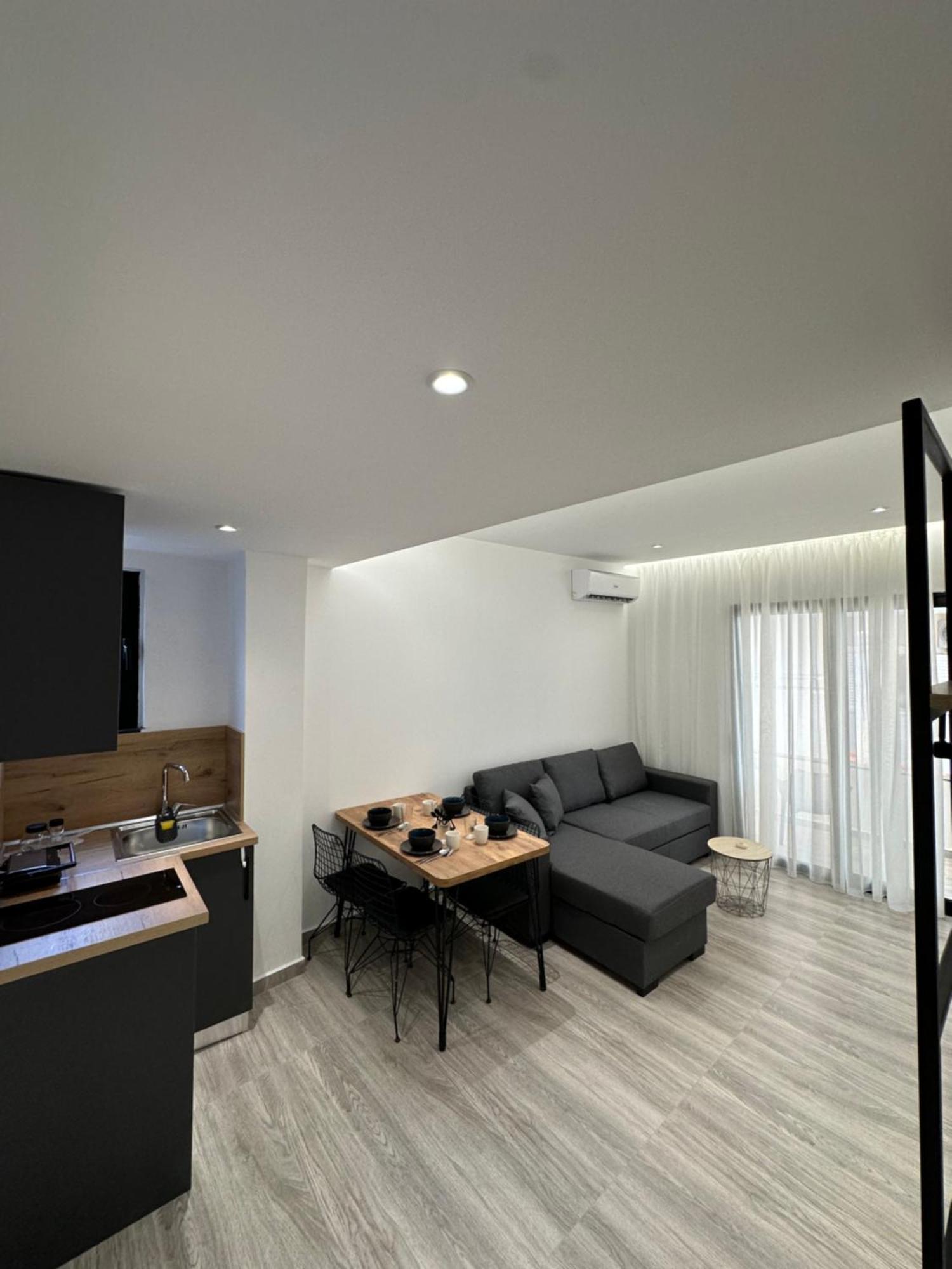 Io'S Apartments Saranda Kültér fotó