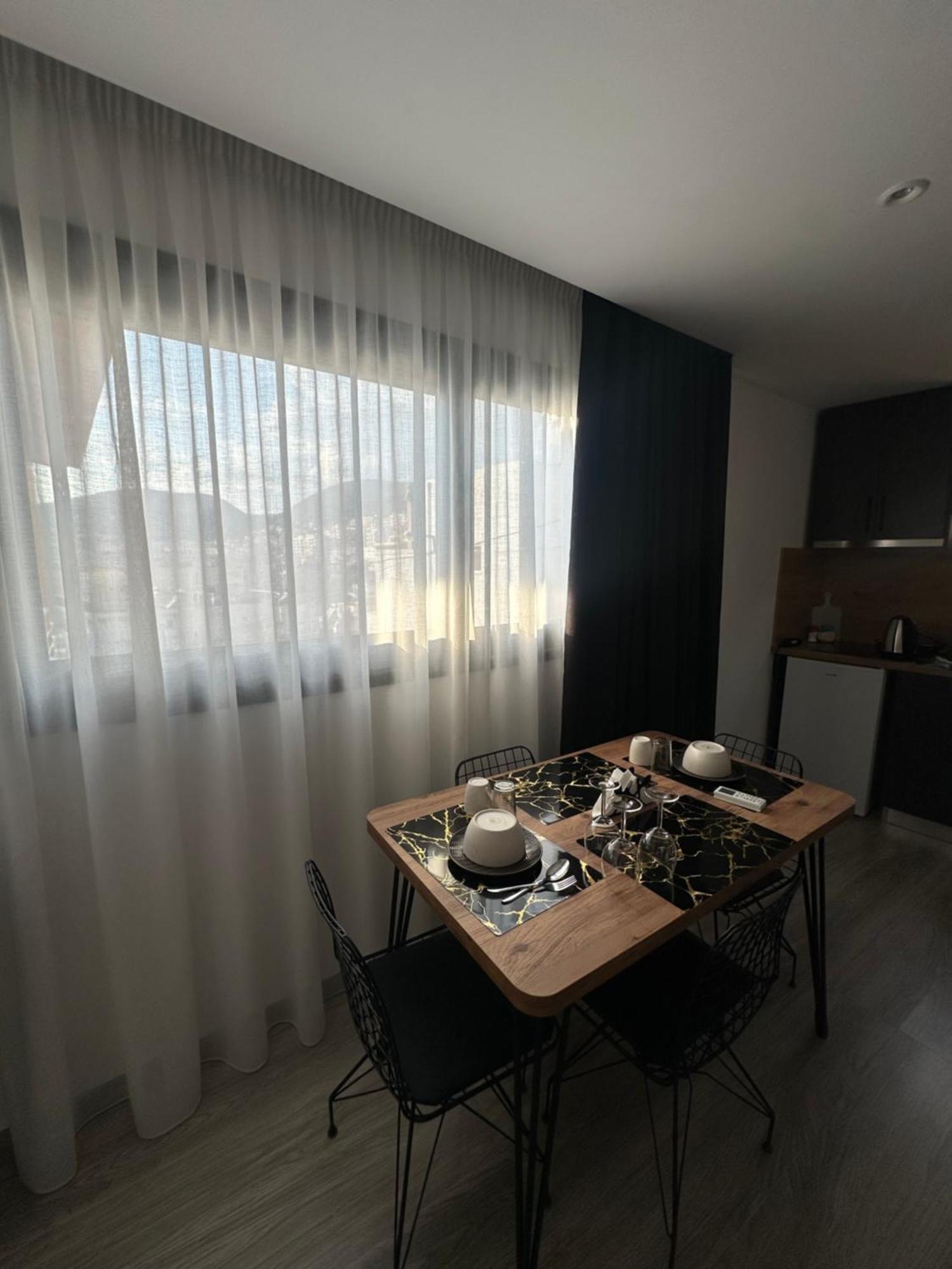 Io'S Apartments Saranda Kültér fotó